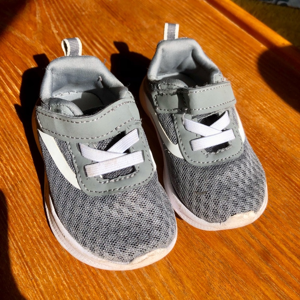 Wonder Nation Kids Sneakers Size 4
